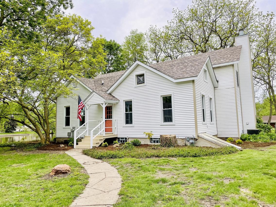 12002 E Metcalf Ave., Momence, IL 60954