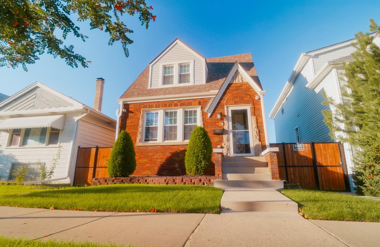 6222 W Henderson St., Chicago, IL 60634
