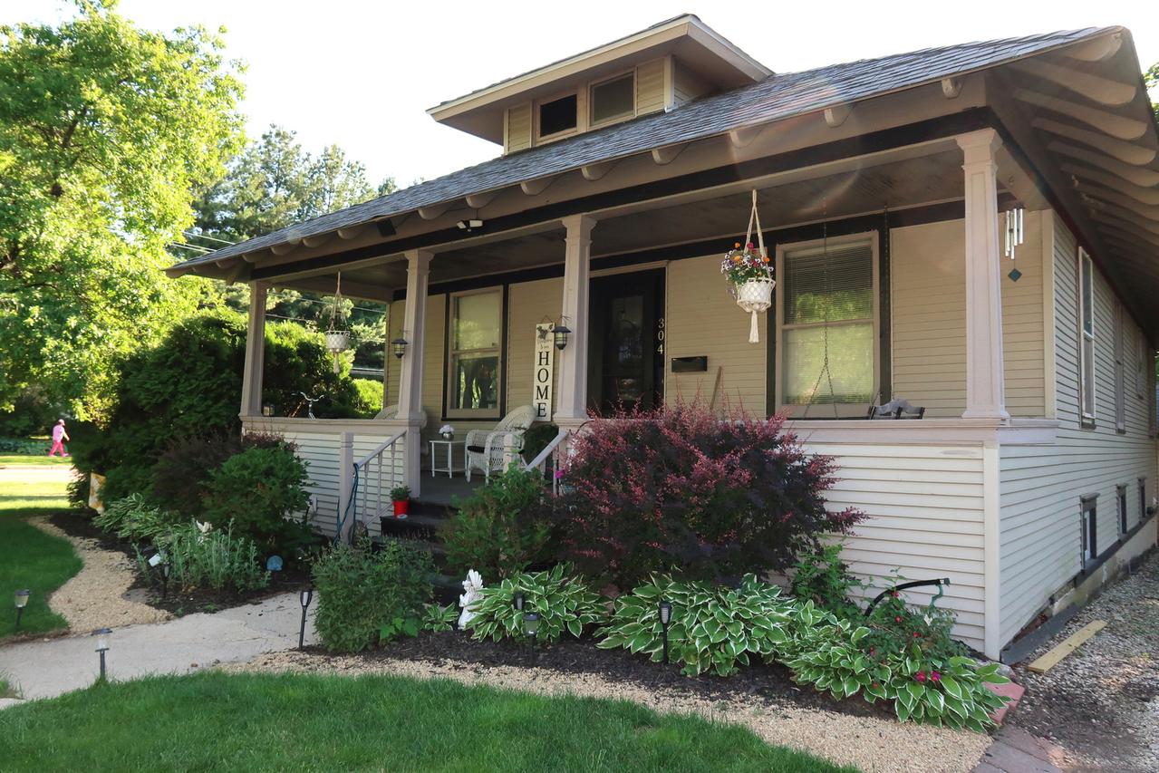 304 N Worth Ave., Elgin, IL 60123