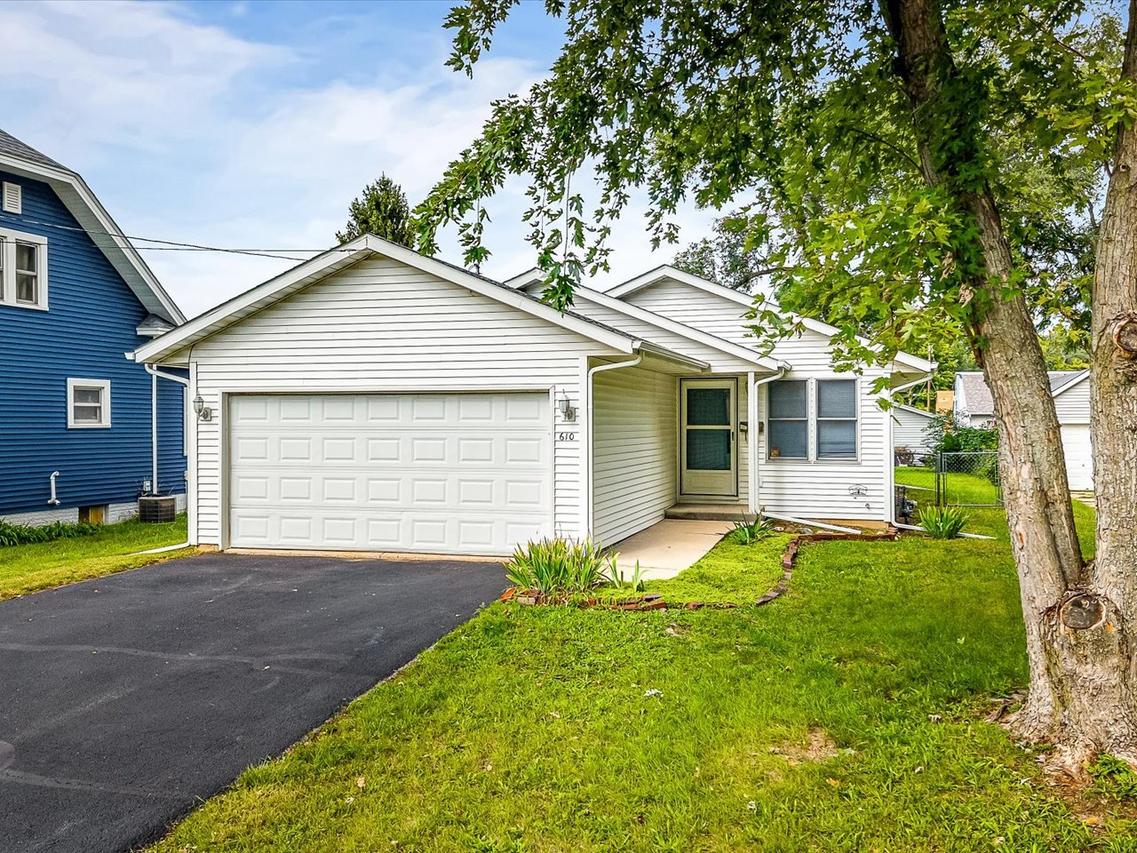 610 Sydney Ave., Loves Park, IL 61111