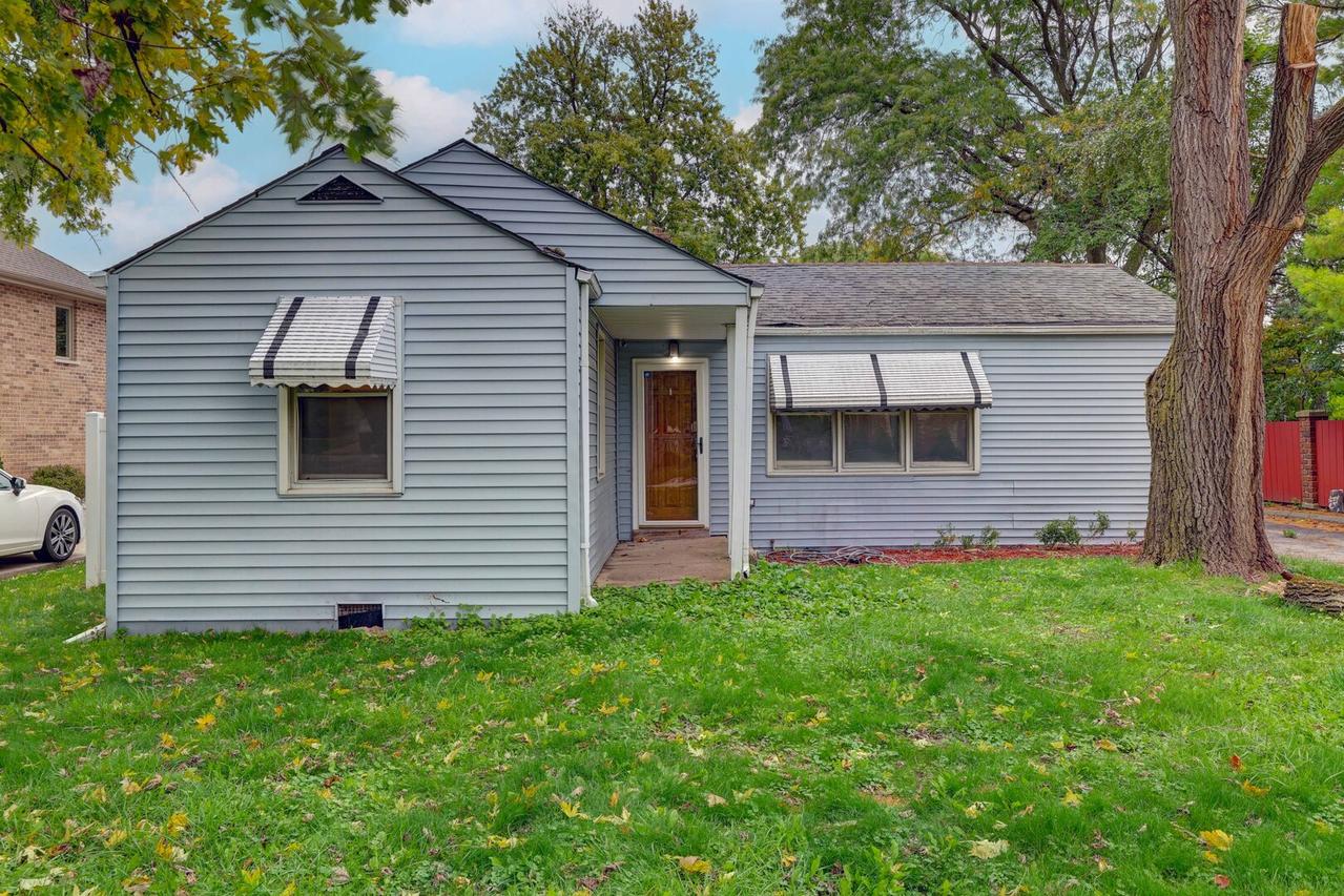 8115 Sayre Ave., Burbank, IL 60459