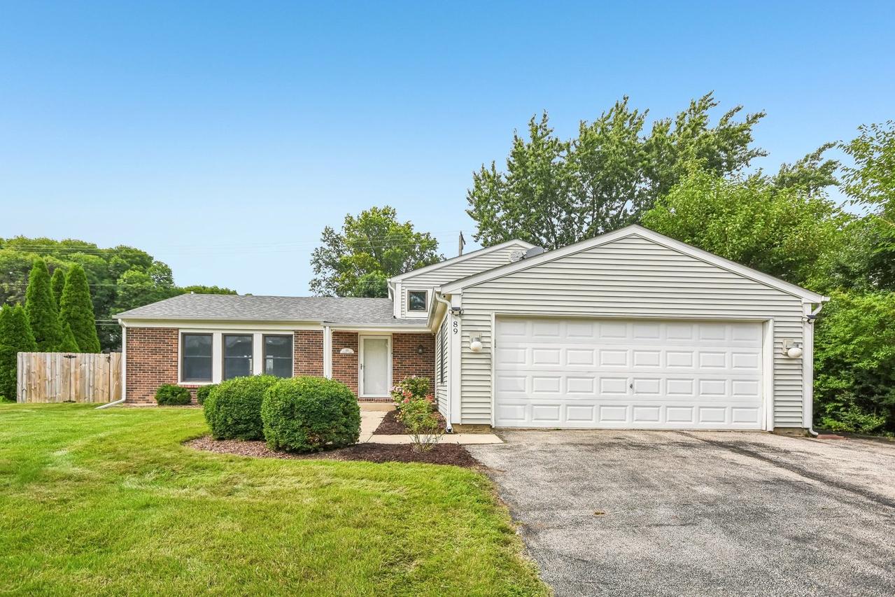 89 Foxcroft Rd., Naperville, IL 60565