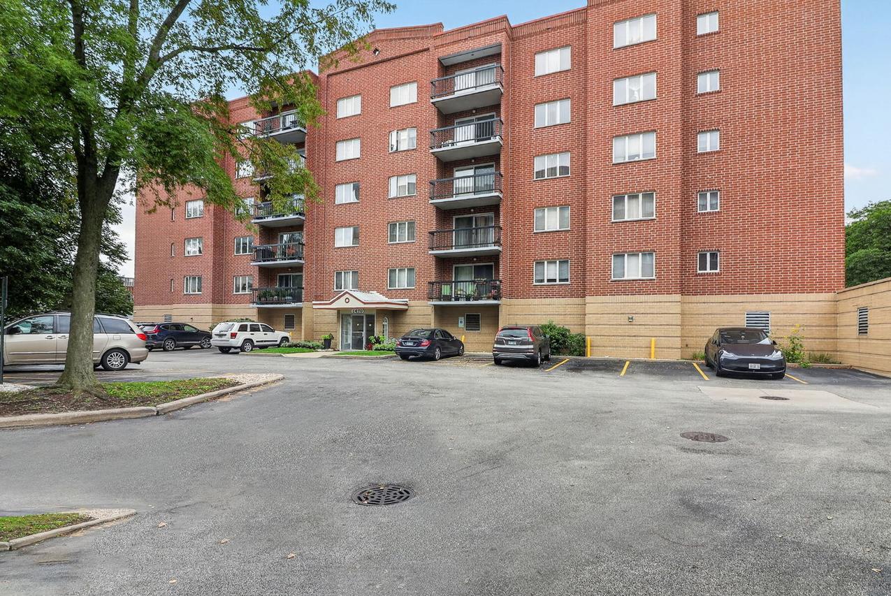 1470 Jefferson St. #308, Des Plaines, IL 60016