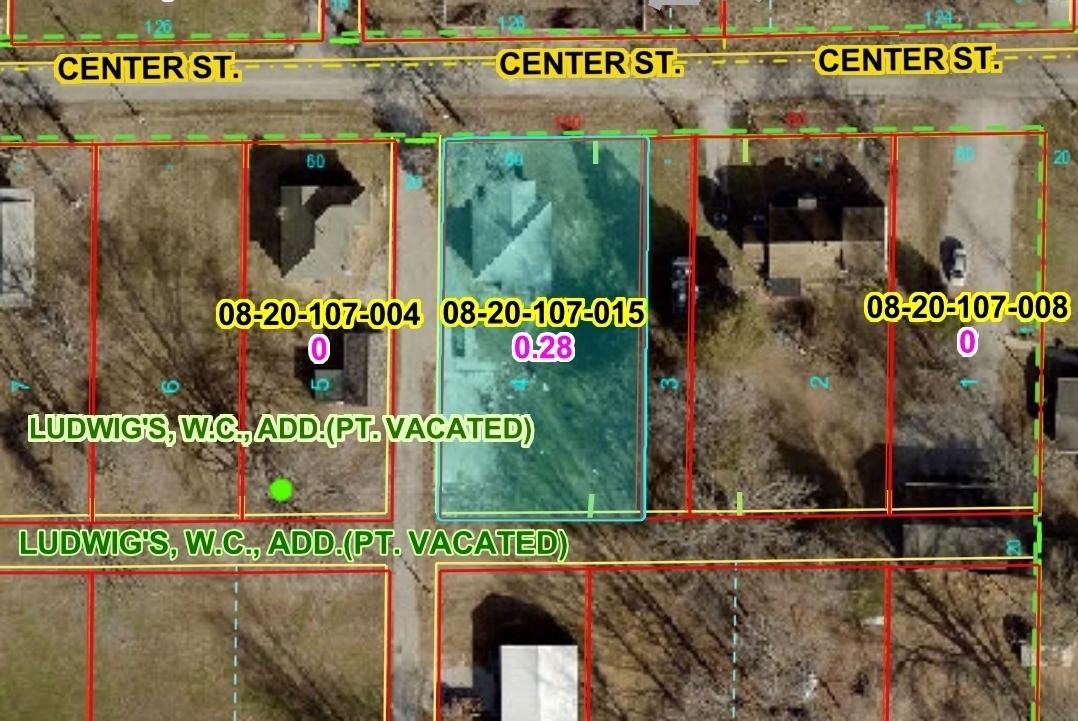1012 E Center St., Benton, IL 62812