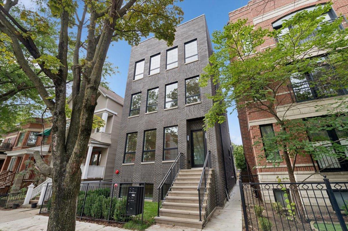 3820 N Damen Ave. #1, Chicago, IL 60618