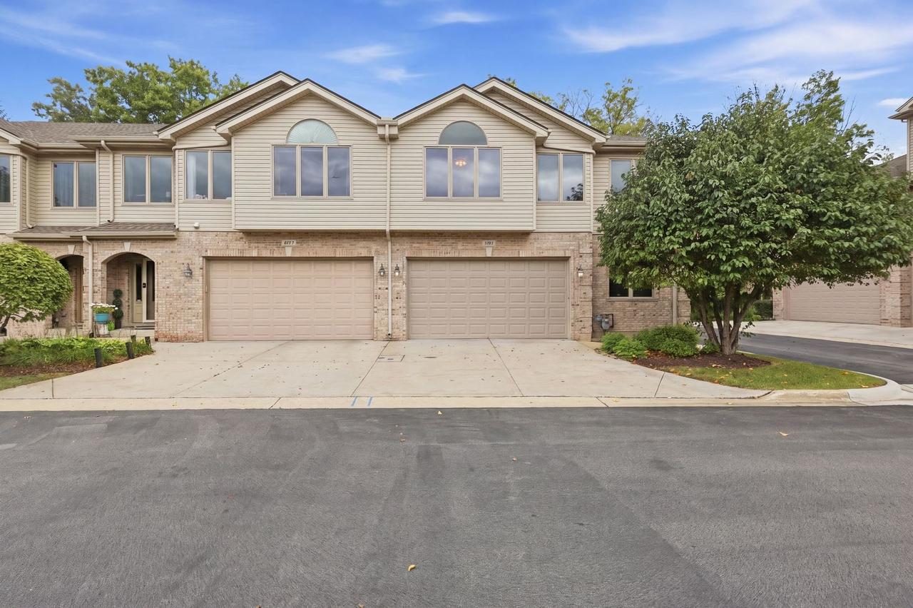691 E Nerge Rd., Roselle, IL 60172