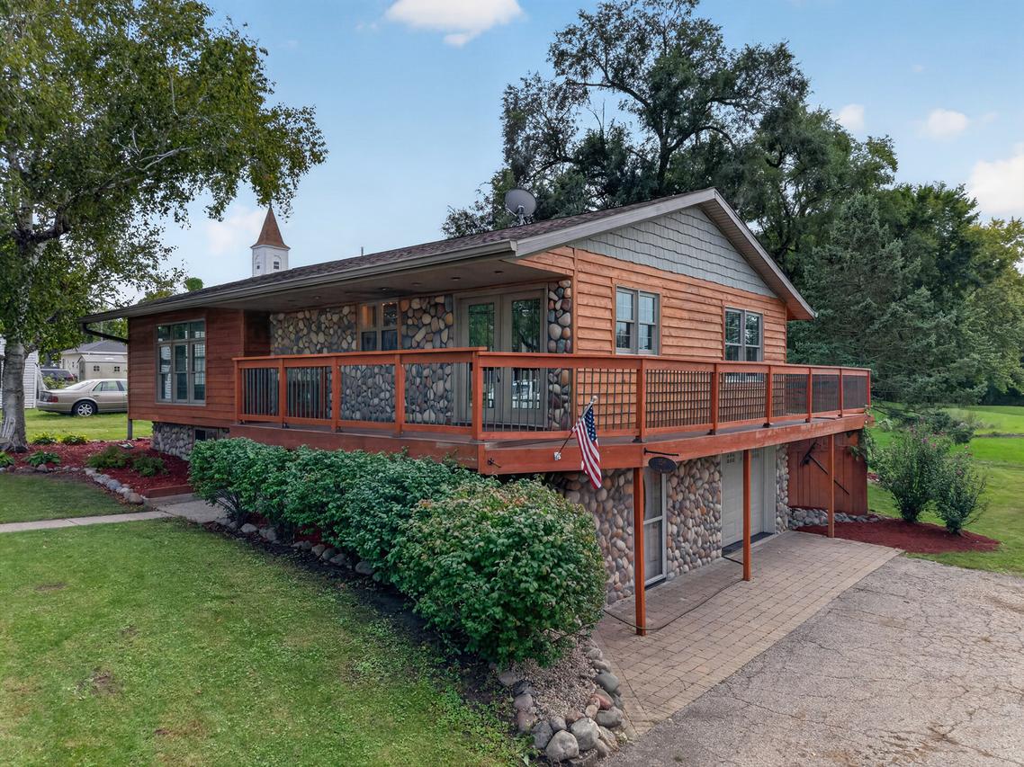 159 N Main St., Seneca, IL 61360