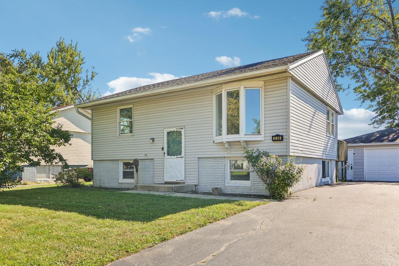 236 E Rose St., Glenwood, IL 60425
