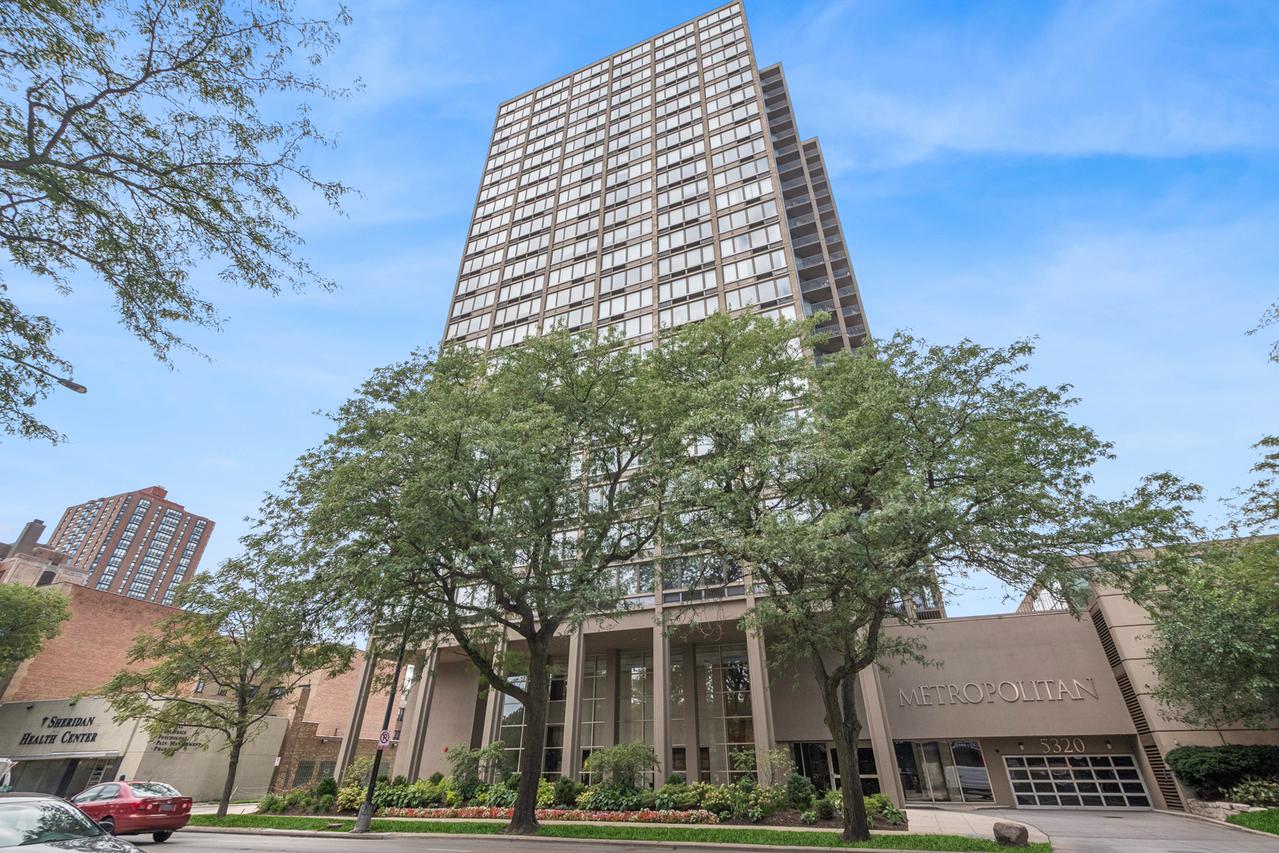 5320 N Sheridan Rd. #1307, Chicago, IL 60640