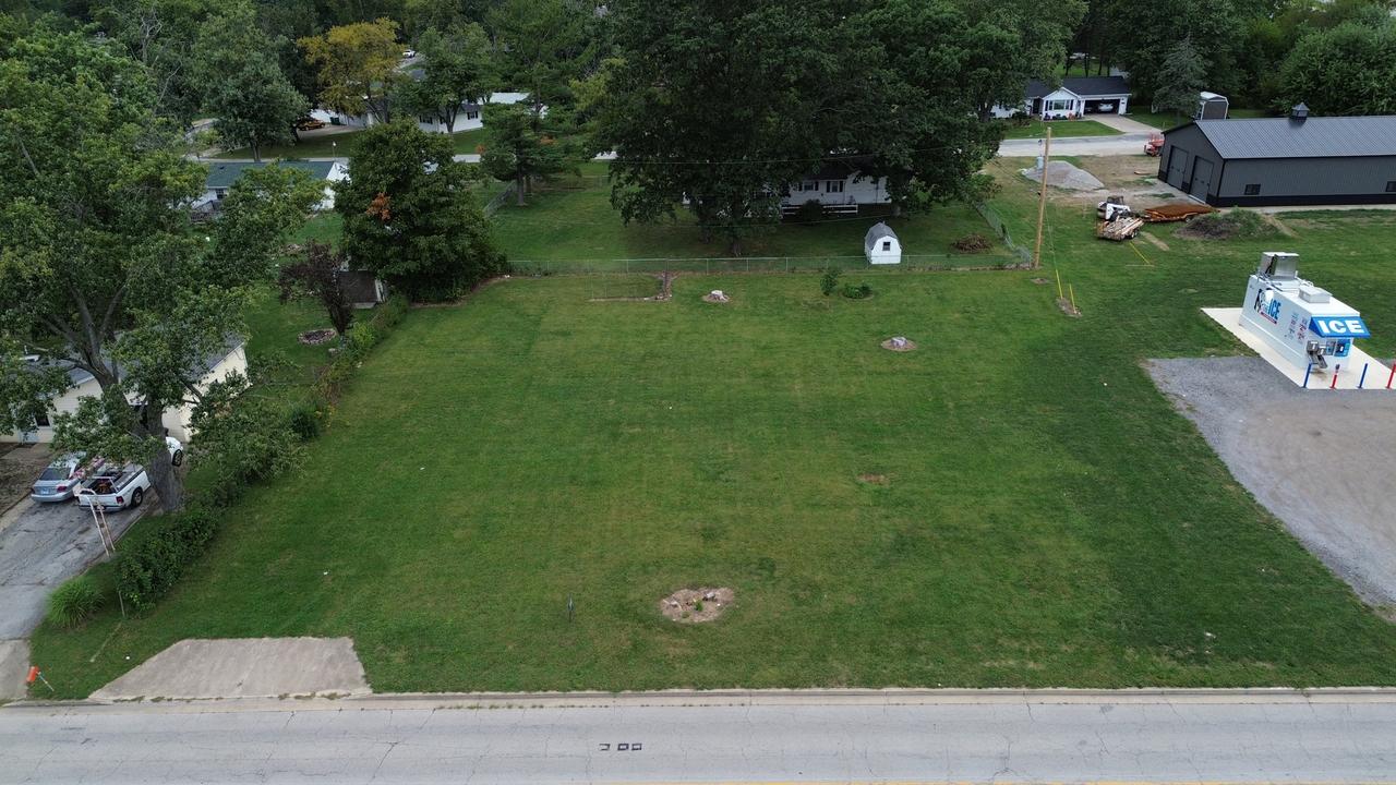 1745 S 44th St., Decatur, IL 62521