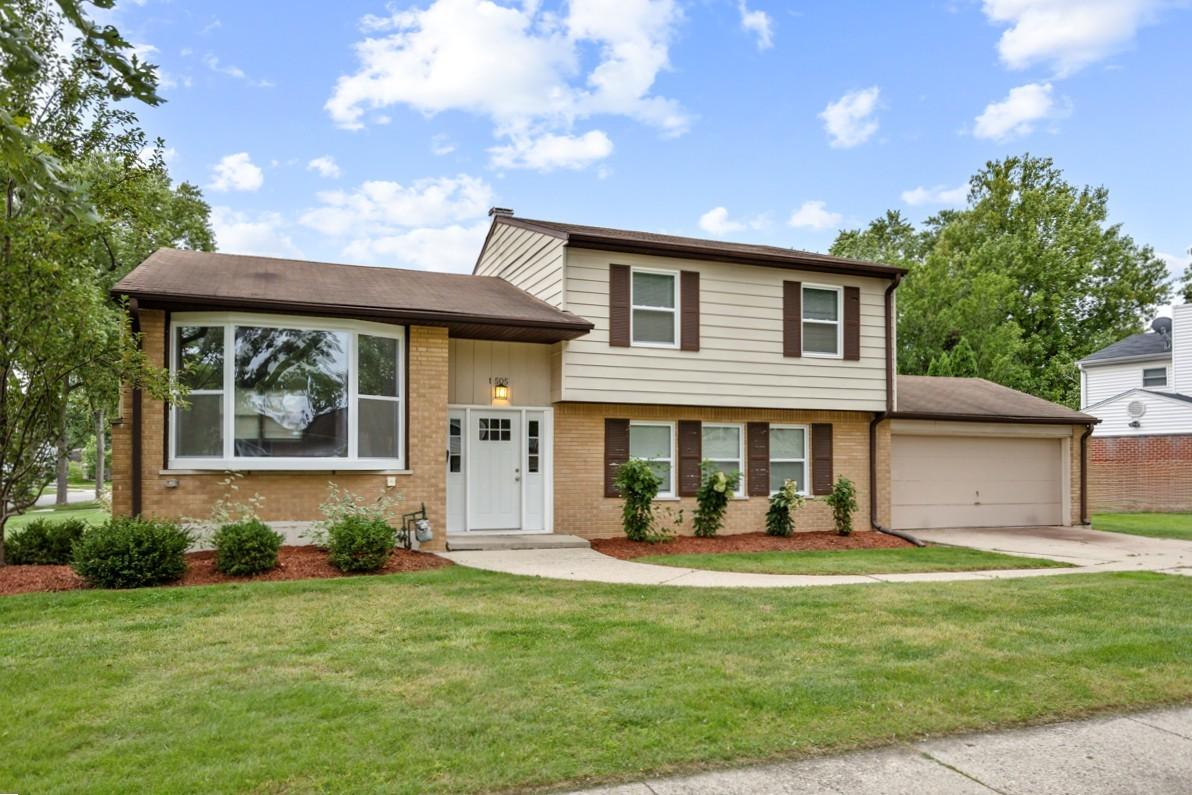 1505 E Michele Dr., Palatine, IL 60074