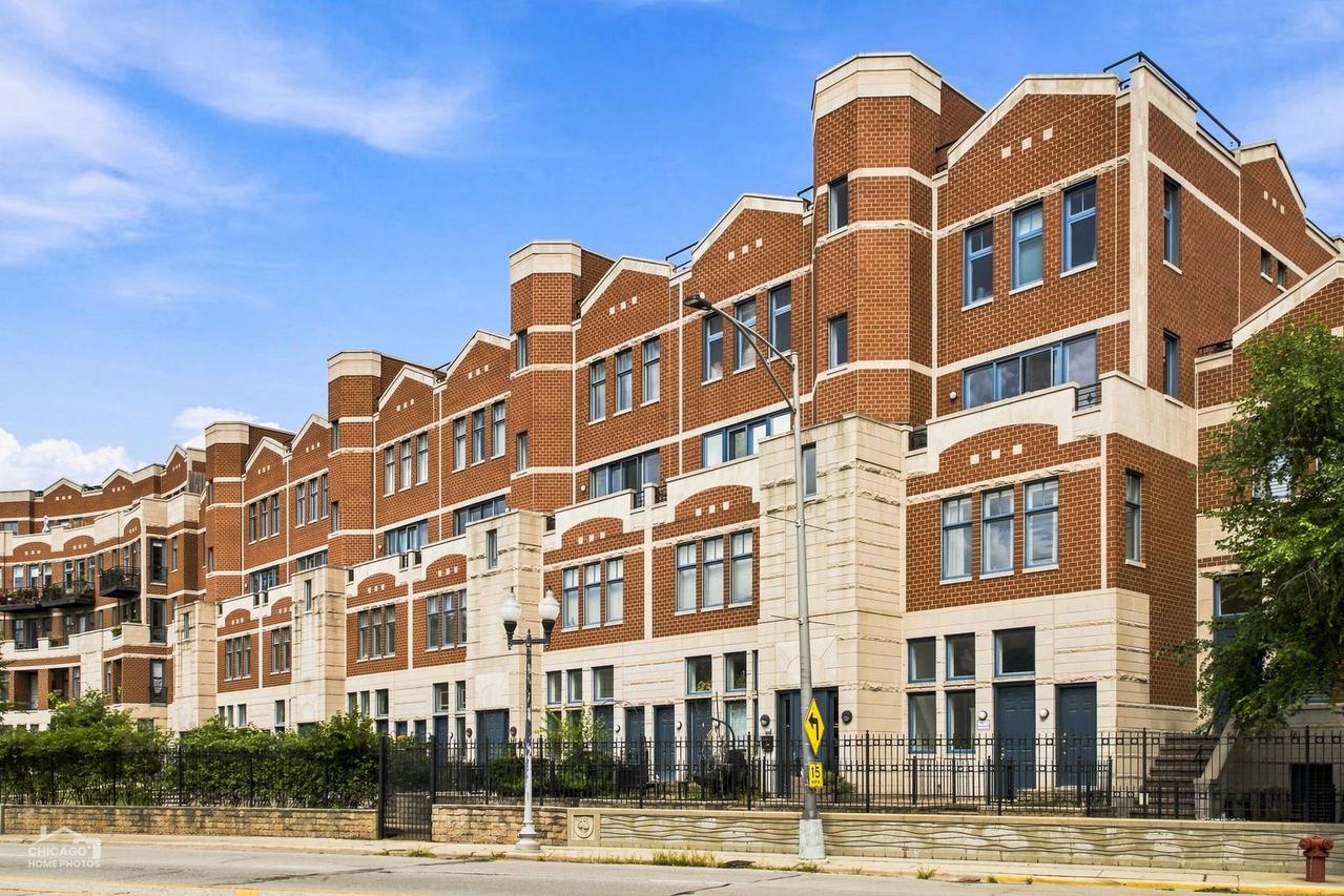 7768 N Sheridan Rd. #1, Chicago, IL 60626