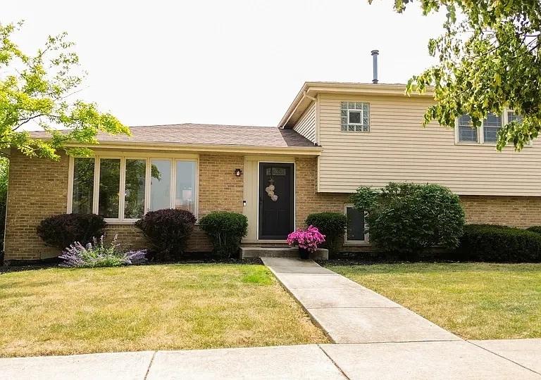 17001 93rd Ave., Orland Hills, IL 60487