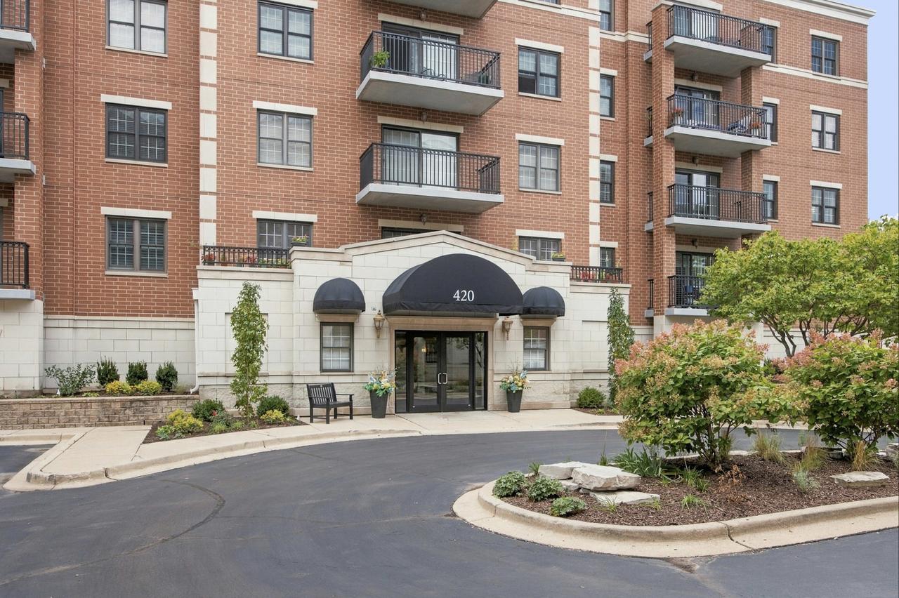 420 W Burlington Ave. #406, La Grange, IL 60525