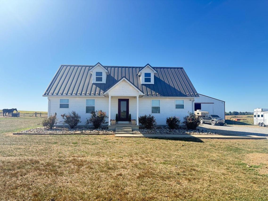 64 County Rd 150 N Rd., Belle Rive, IL 62810