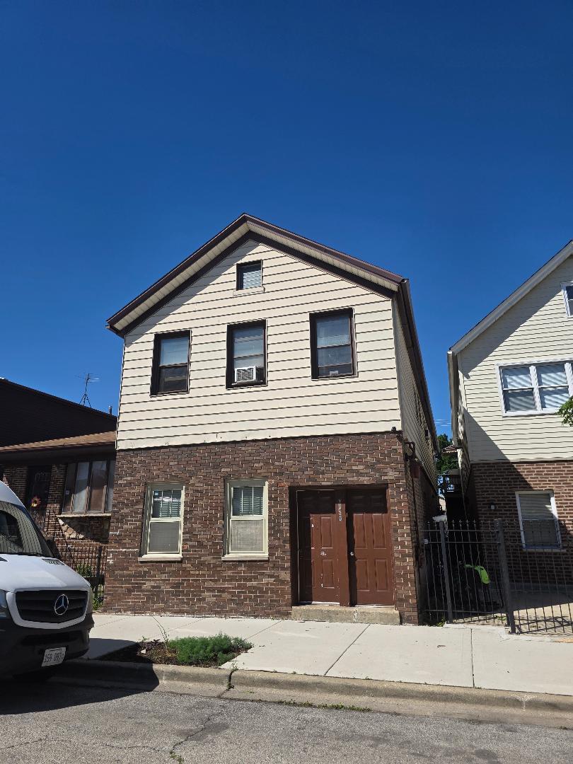 3030 S Poplar Ave., Chicago, IL 60608
