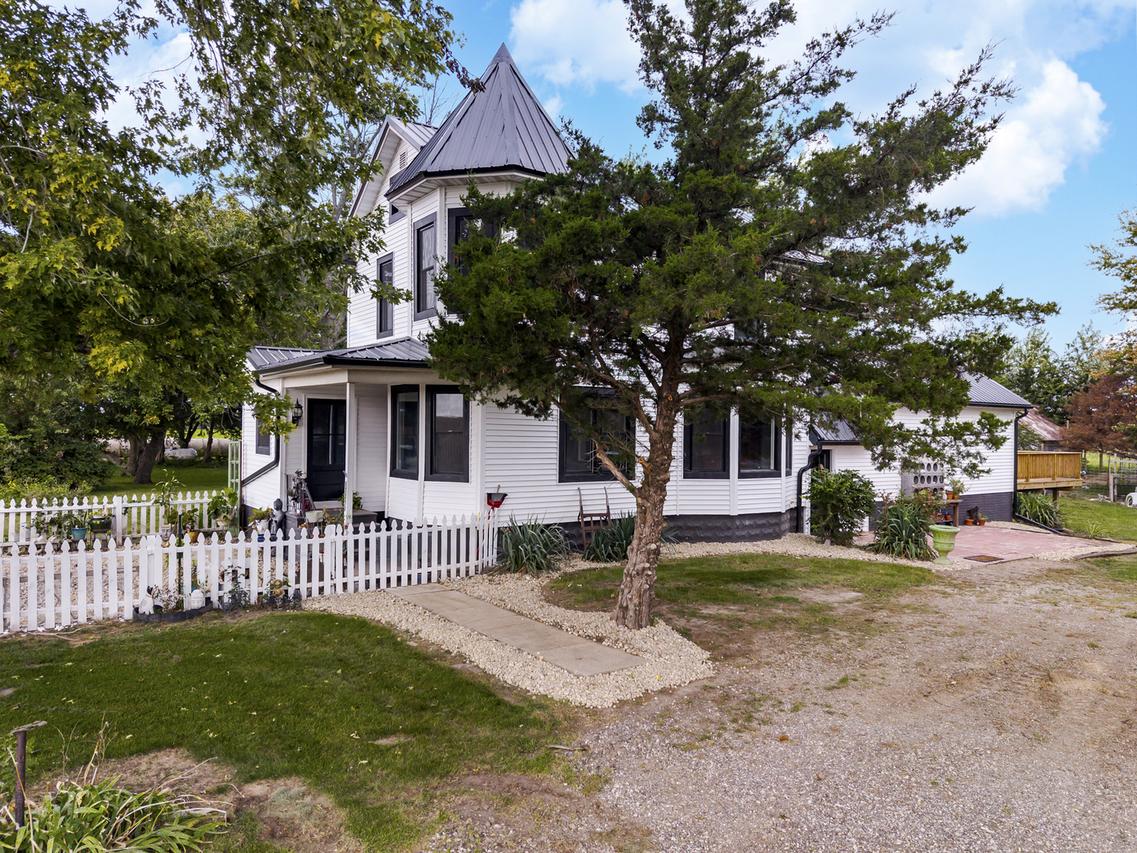 17292 E 300 North Rd., Heyworth, IL 61745
