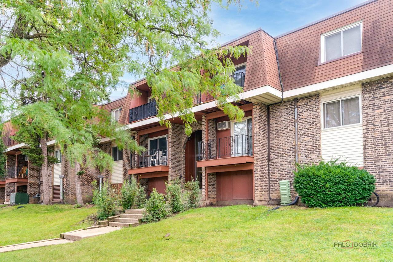 575 Heritage Dr. #206, Schaumburg, IL 60169