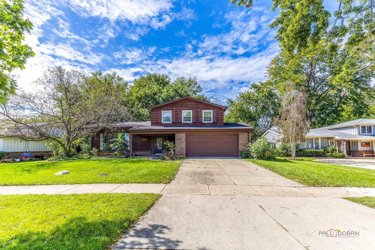 928 Rohlwing Rd., Palatine, IL 60074