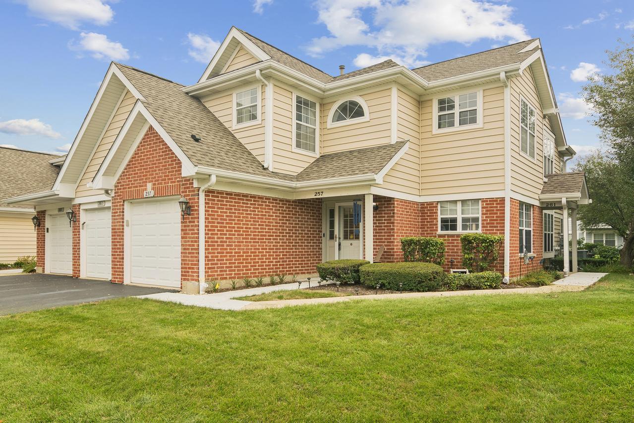 257 Sheffield Dr., Schaumburg, IL 60194