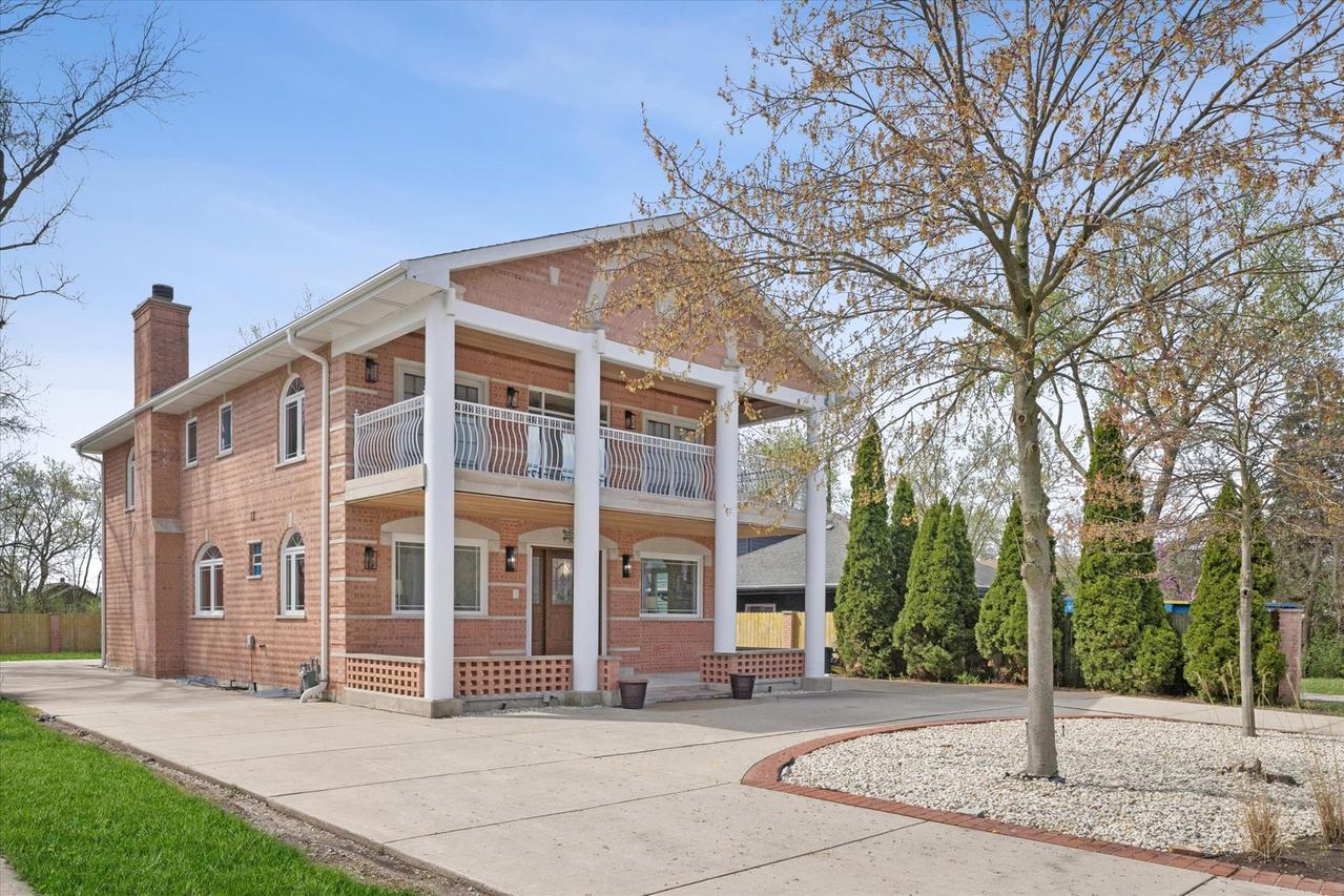 9807 W 57th St., Countryside, IL 60525