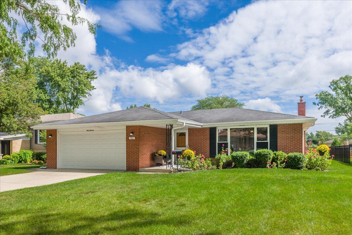 913 S Lancaster St., Mount Prospect, IL 60056