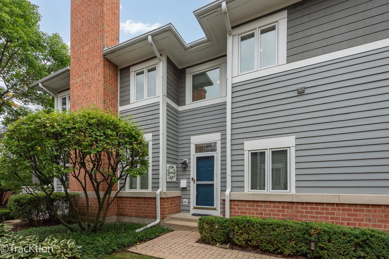 4 Mashie Ct., Woodridge, IL 60517