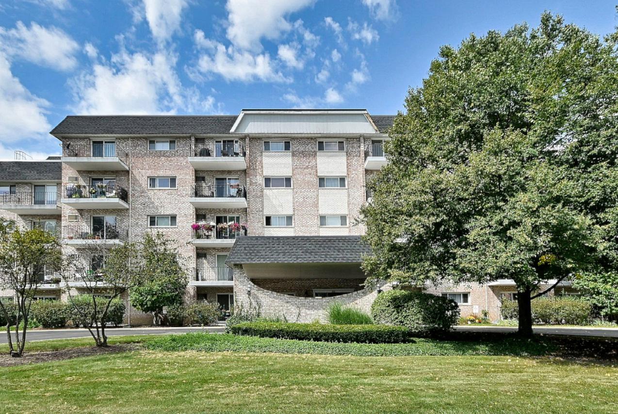 1000 S Lorraine Rd. #212, Wheaton, IL 60189