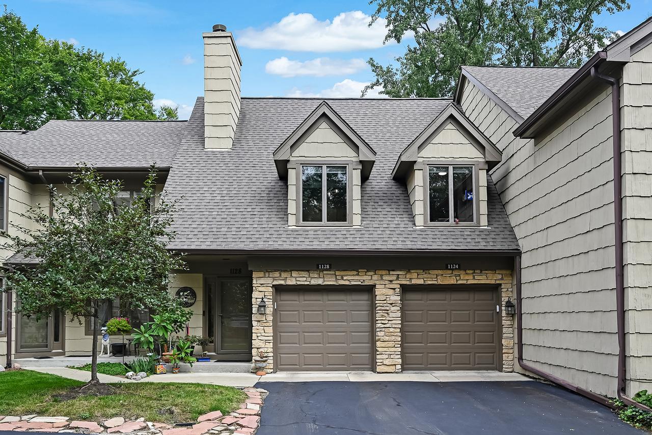 1128 Foxtail Ct., Darien, IL 60561