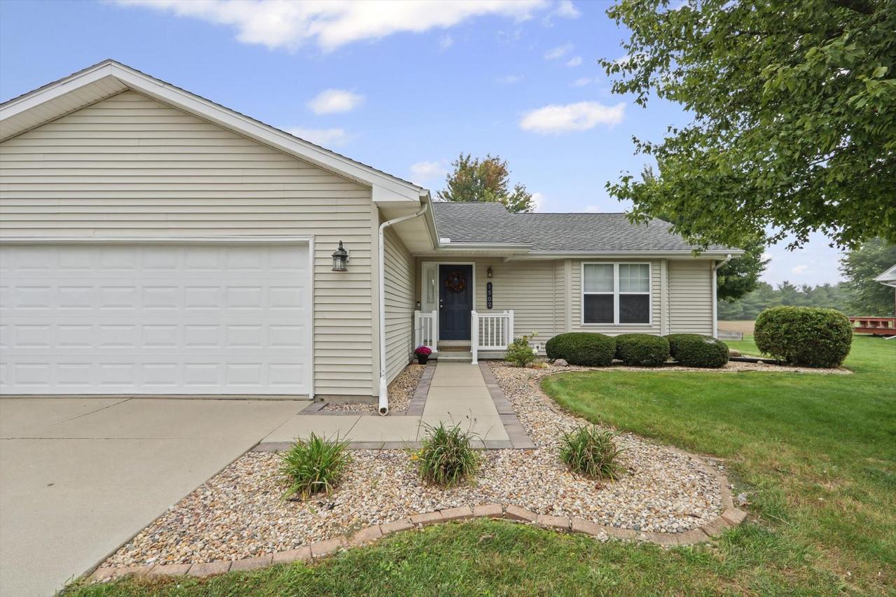 1502 Park Ave., St. Joseph, IL 61873