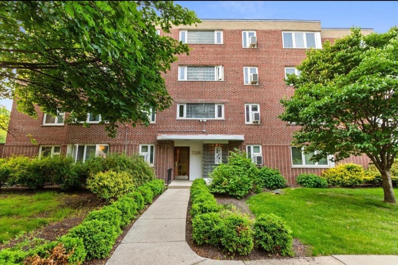 7206 Oak Ave. #2SE, River Forest, IL 60305