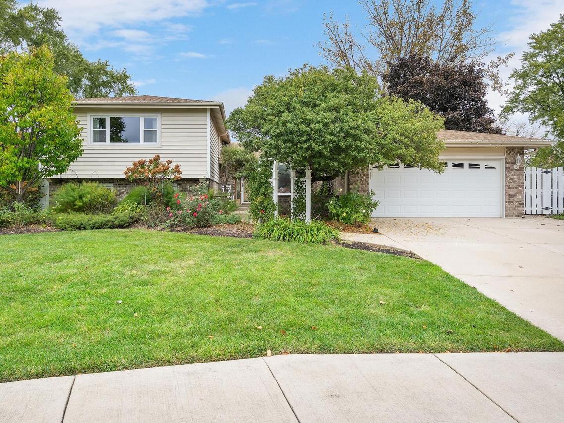 815 N Rumple Ln., Addison, IL 60101