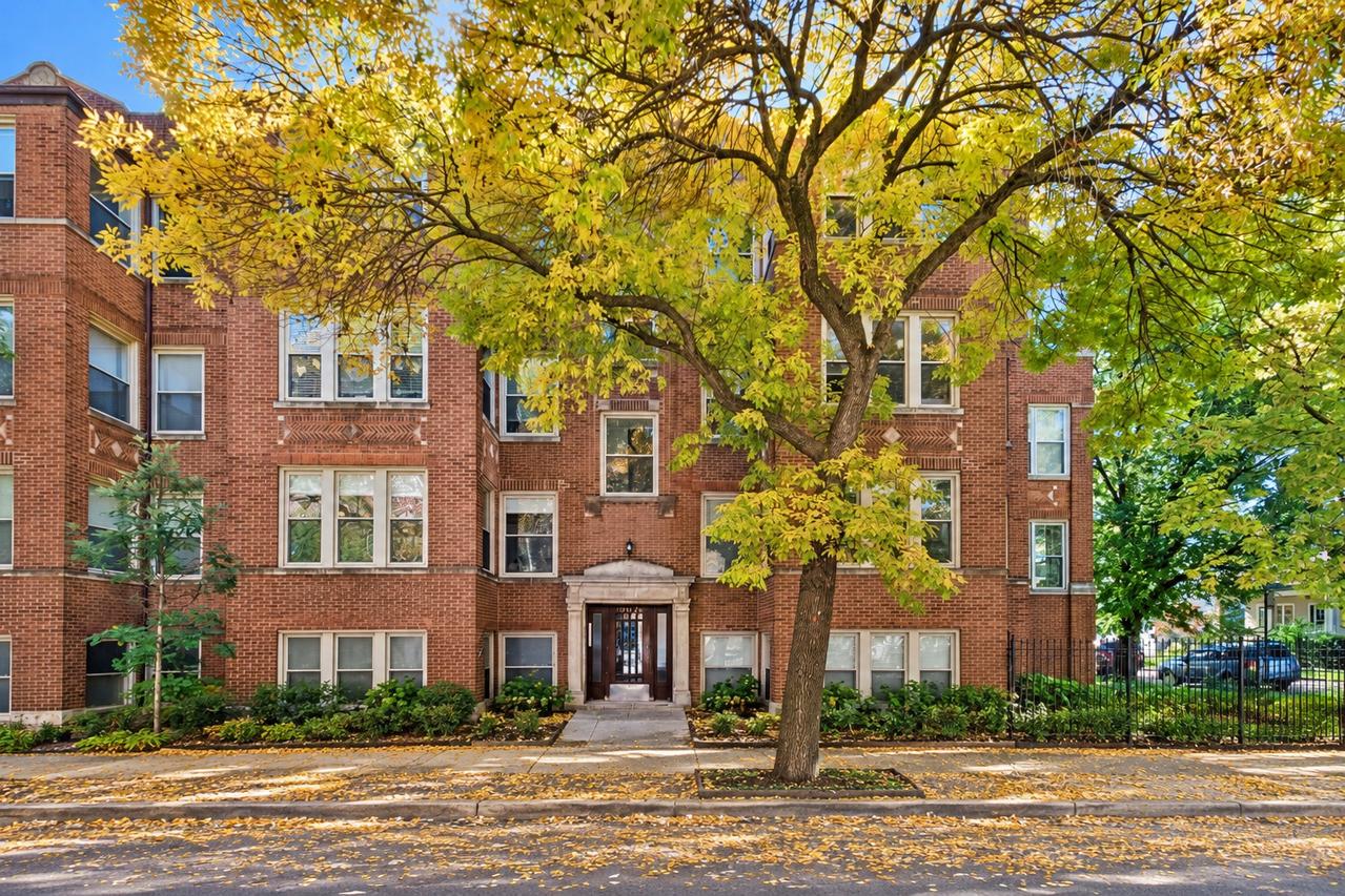 3725 W Byron St. #3, Chicago, IL 60618