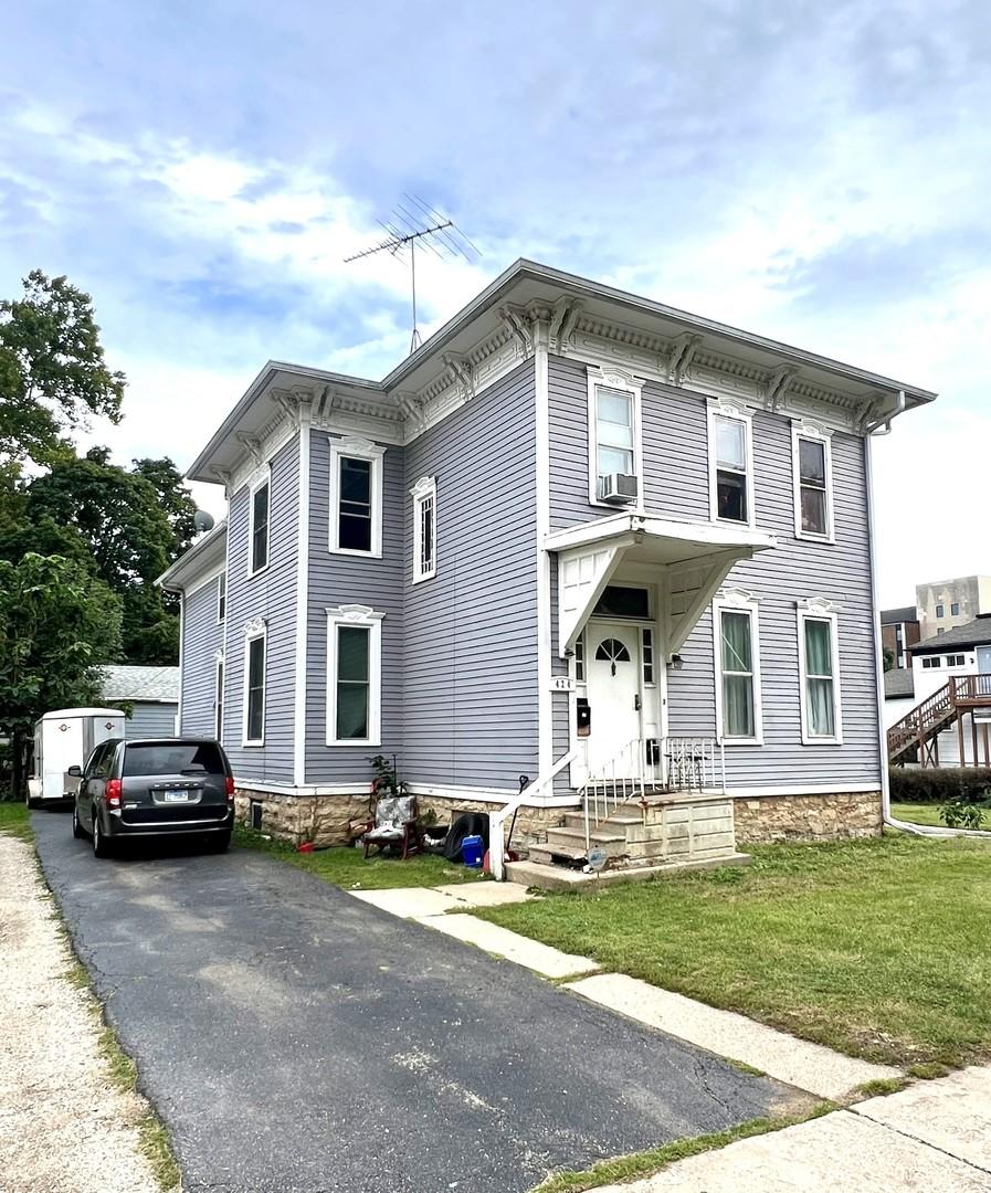 424 S Lincoln Ave., Aurora, IL 60505