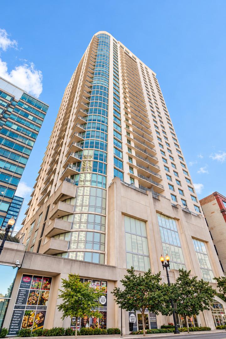 125 S Jefferson St. #2408, Chicago, IL 60661