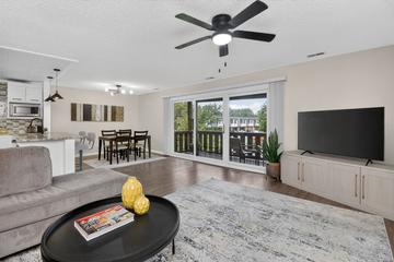 8255 Juniper Ct. #36D, Palos Hills, IL 60465