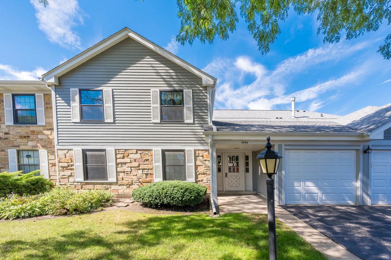 1544 Springview Ct. #1-3-12-R-C-2, Wheeling, IL 60090
