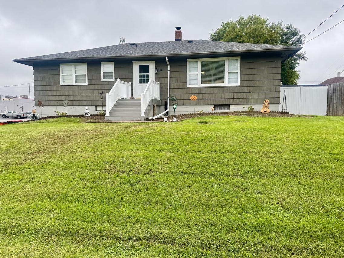 401 SE 4th St., Aledo, IL 61231