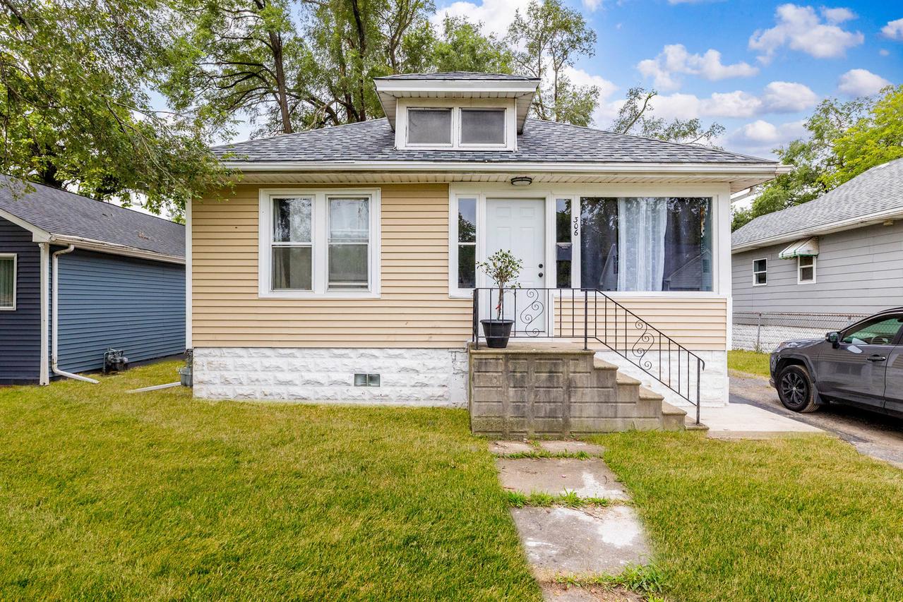 306 Barry Ave., Lockport, IL 60441