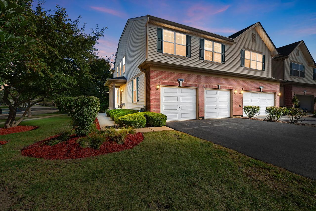 1319 W Crane View Ct., Round Lake, IL 60073