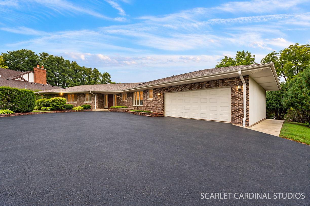 27200 W Lakeview Drive South Dr., Lake Barrington, IL 60084