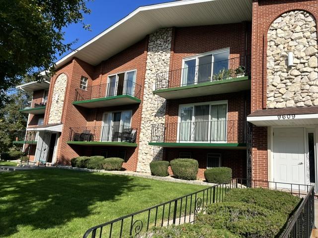 9605 S Komensky Ave. #202, Oak Lawn, IL 60453