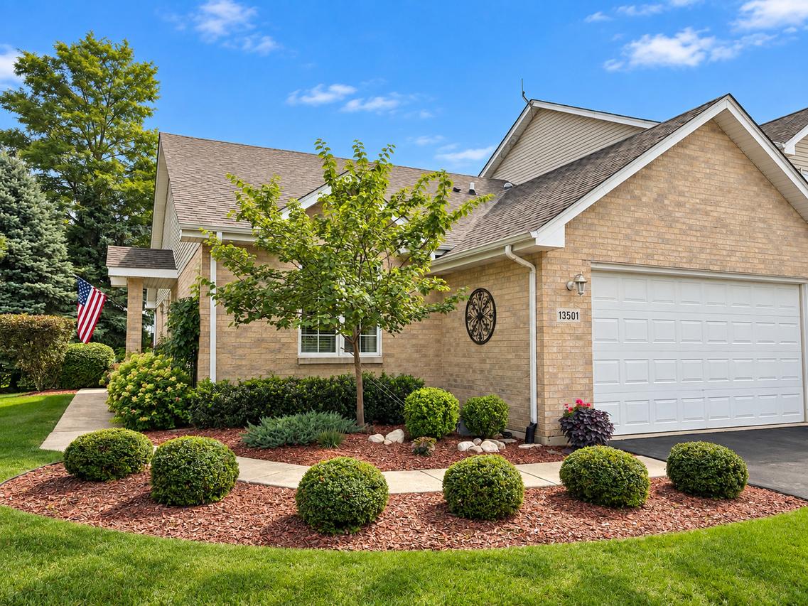 13501 Laramie Ave., Crestwood, IL 60418