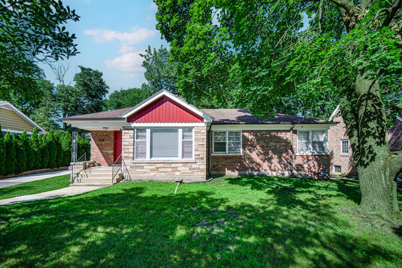 618 Dundee Ave., Flossmoor, IL 60422