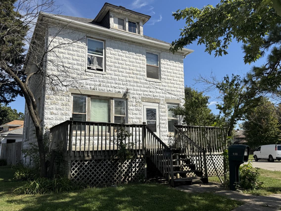 930 W Park Ave., Joliet, IL 60436