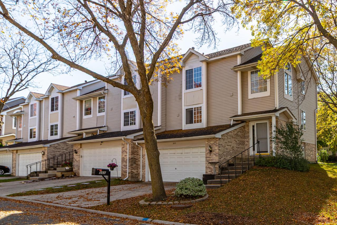 355 Stevens Ct., Grayslake, IL 60030