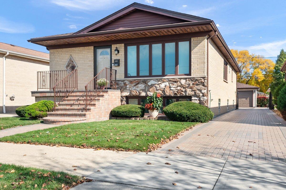 4933 N Sayre Ave., Chicago, IL 60656