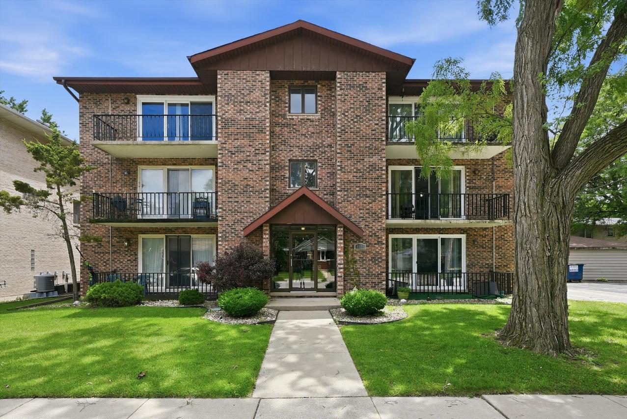 9535 S 54th Ave. #3N, Oak Lawn, IL 60453