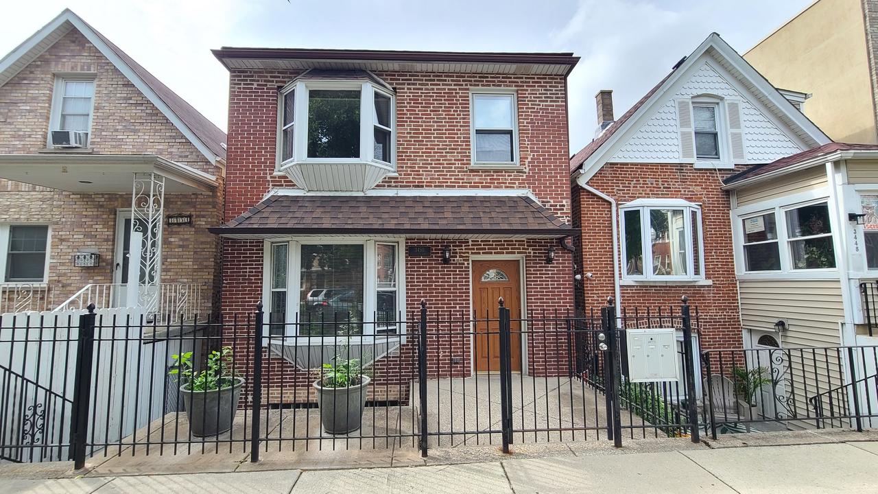 3450 S Leavitt St., Chicago, IL 60608