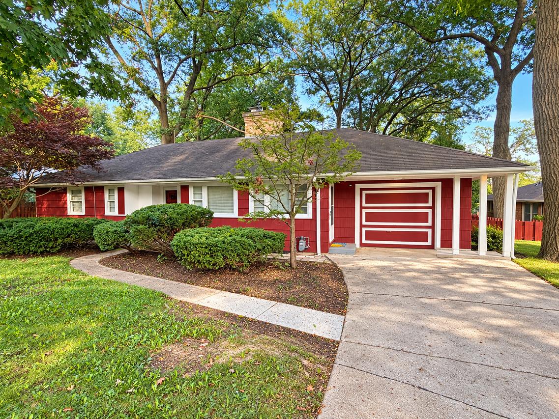 2811 Forest Ln., Waukegan, IL 60087